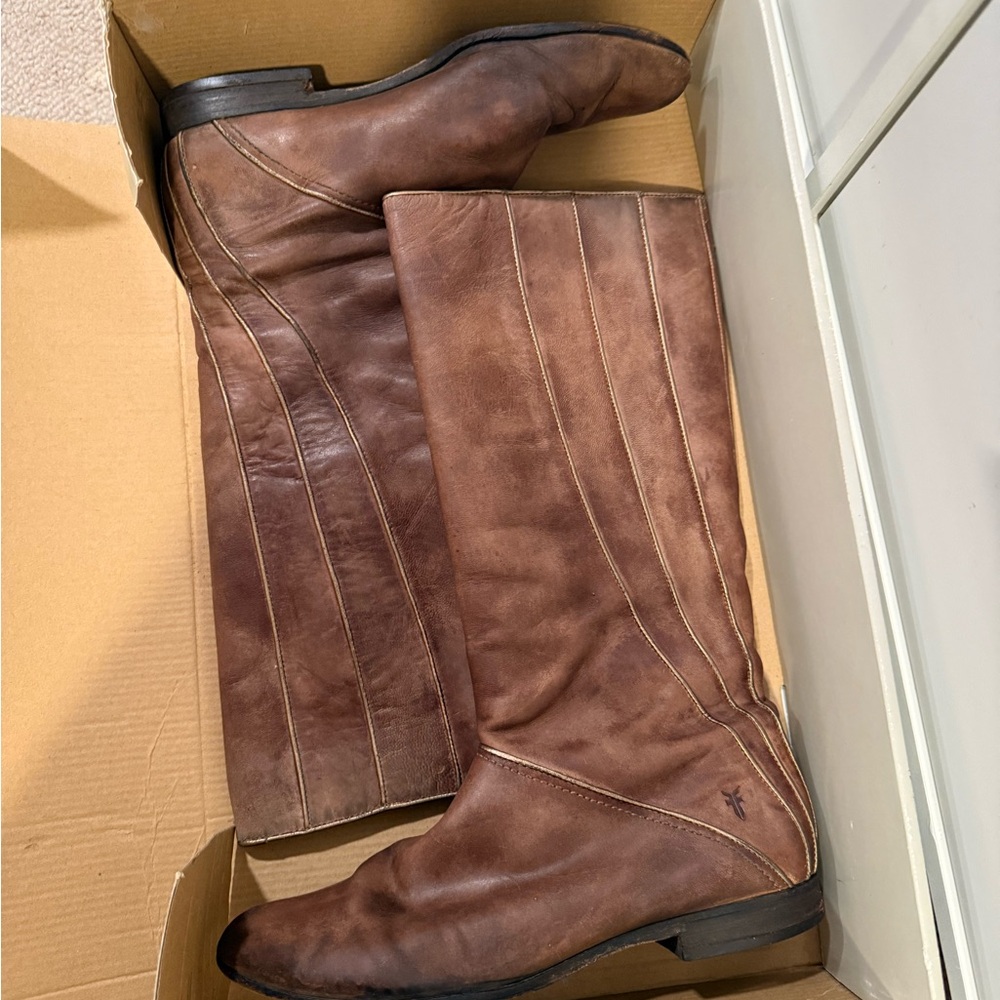 FRYE Cindy Piping Boot Sz. 8.5